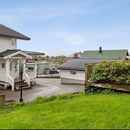 Kb - Sentrum Leknes Villa