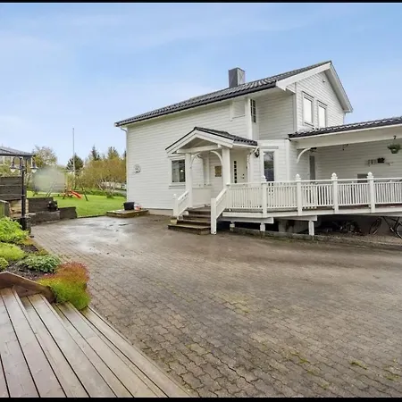 Villaer Kb - Sentrum Leknes