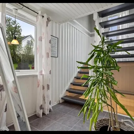 Kb - Sentrum Leknes Villaer Vestvagoy